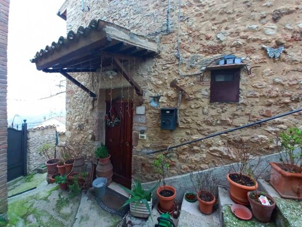 casa indipendente in vendita a Campello sul Clitunno in zona Campello Alto
