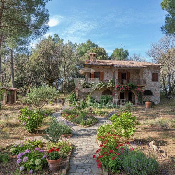 casa indipendente in vendita a Campello sul Clitunno