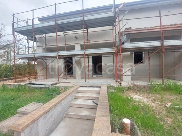 casa indipendente in vendita a Campello sul Clitunno