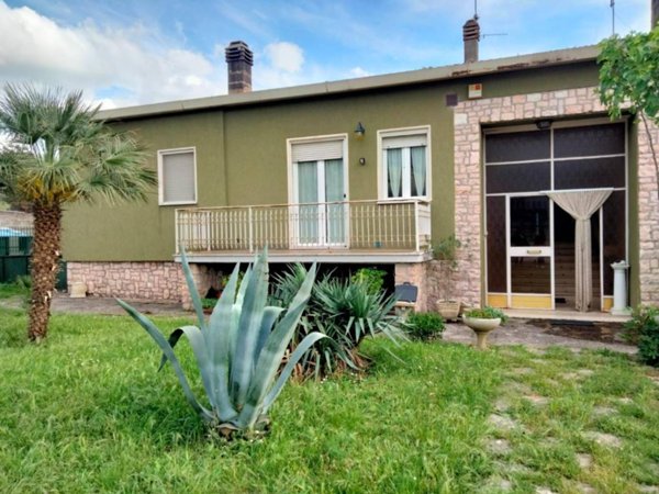 appartamento in vendita a Campello sul Clitunno