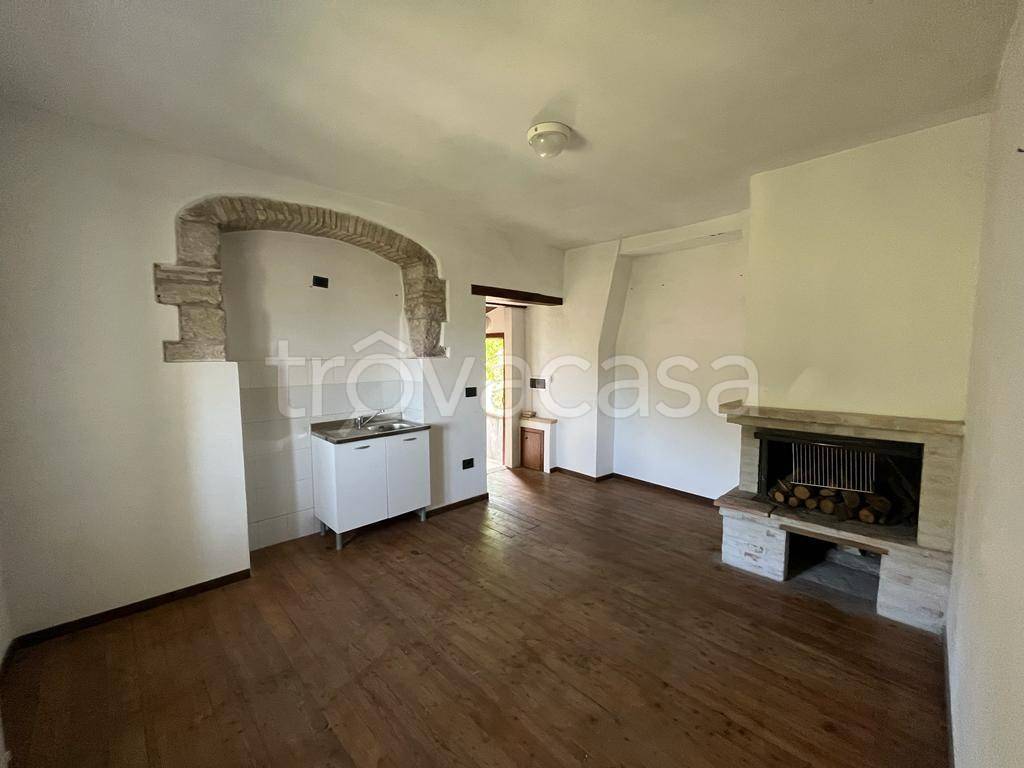 casa indipendente in vendita a Campello sul Clitunno in zona Campello Alto