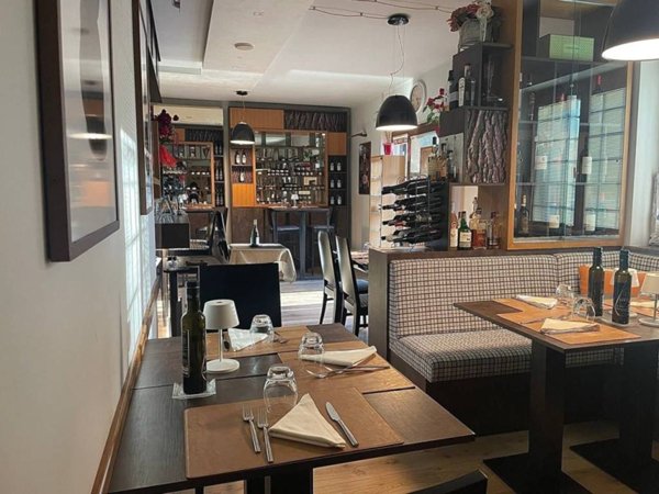 negozio in vendita a Campello sul Clitunno