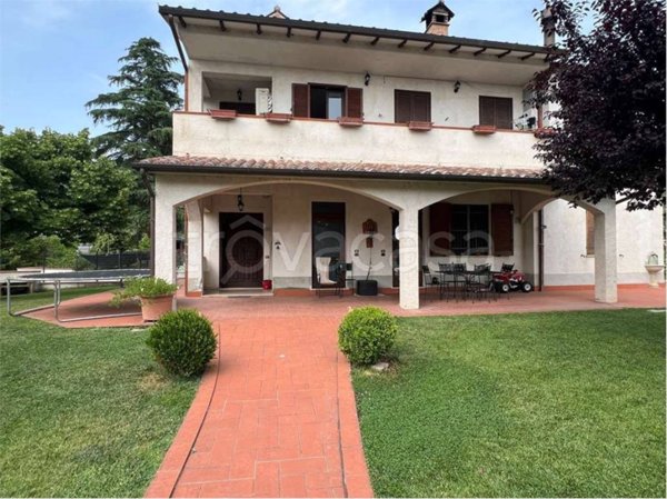 casa indipendente in vendita a Campello sul Clitunno