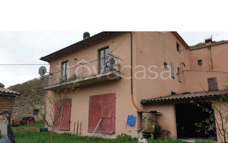 quadrivano in vendita a Campello sul Clitunno