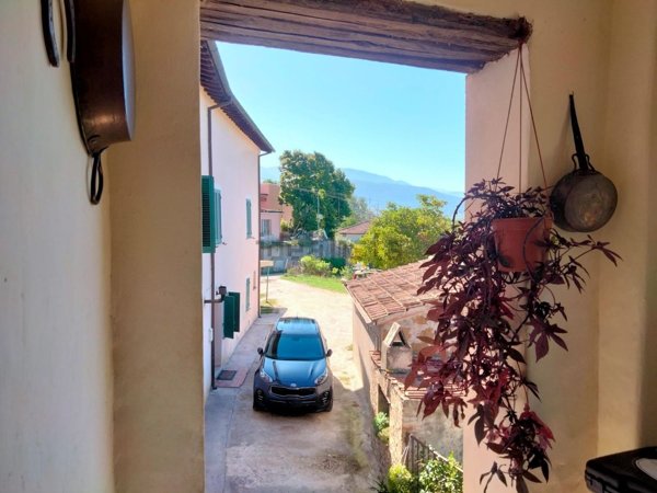appartamento in vendita a Campello sul Clitunno in zona Pissignano