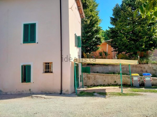 casa indipendente in vendita a Campello sul Clitunno in zona Pissignano