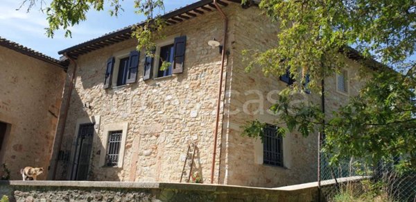casa indipendente in vendita a Campello sul Clitunno in zona Acera