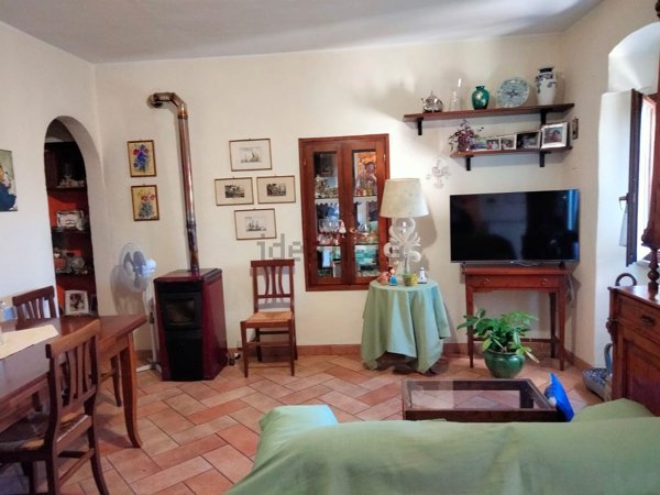 appartamento in vendita a Campello sul Clitunno in zona Pissignano