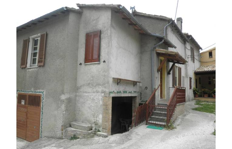 casa indipendente in vendita a Campello sul Clitunno