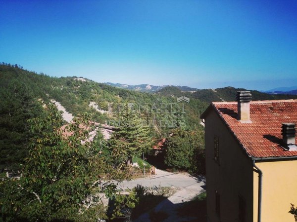 casa semindipendente in vendita a Campello sul Clitunno