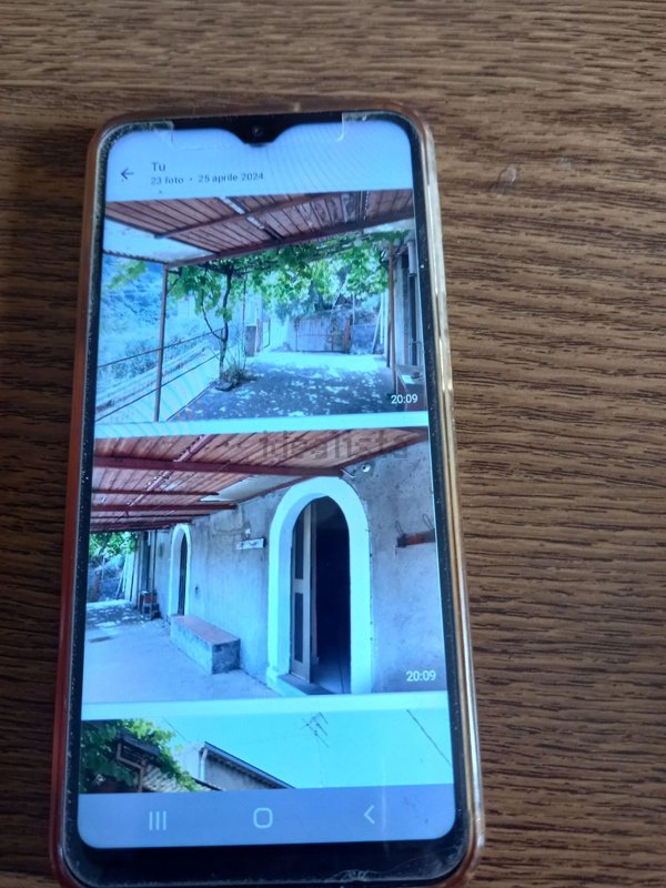 pentavano in vendita a Campello sul Clitunno