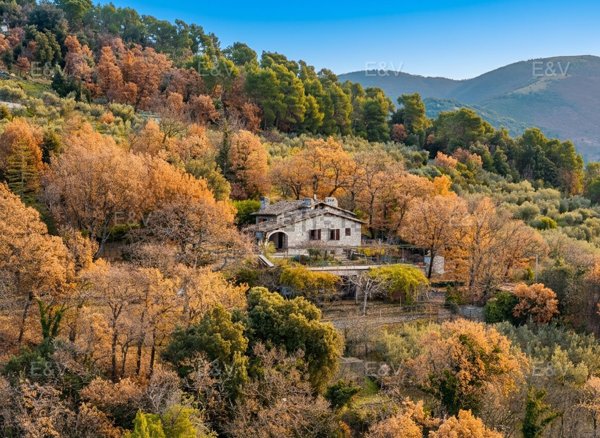 casale in vendita a Campello sul Clitunno