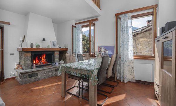 casa indipendente in vendita a Campello sul Clitunno