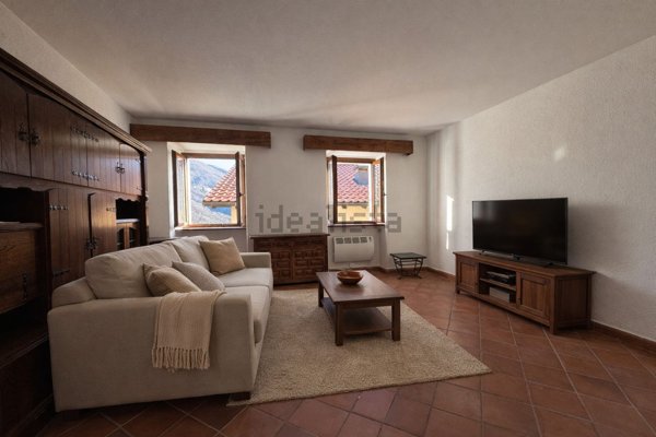 casa indipendente in vendita a Campello sul Clitunno