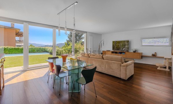 esavano in vendita a Campello sul Clitunno