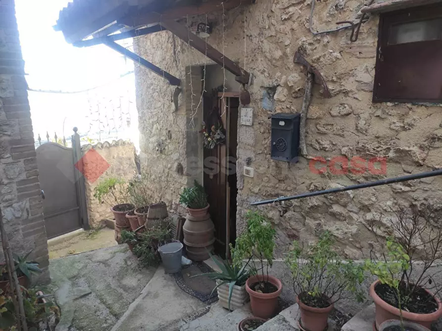 casa indipendente in vendita a Campello sul Clitunno