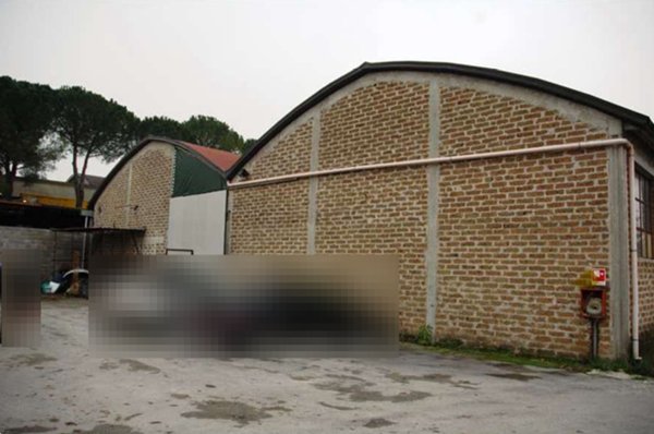 capannone in vendita a Campello sul Clitunno