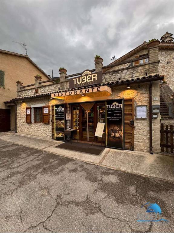negozio in vendita a Campello sul Clitunno