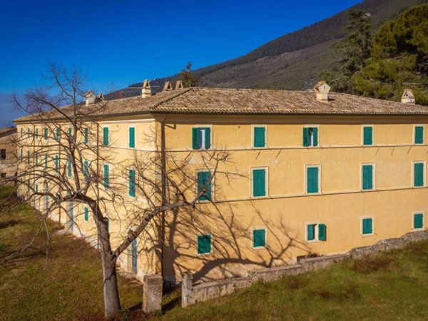 casa indipendente in vendita a Campello sul Clitunno in zona Campello Alto