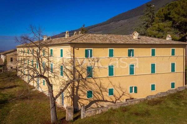 casa indipendente in vendita a Campello sul Clitunno in zona Campello Alto
