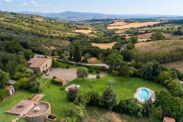casa indipendente in vendita a Campello sul Clitunno