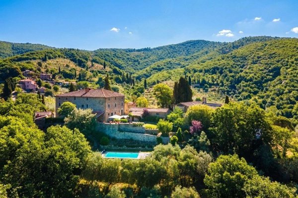 casa indipendente in vendita a Campello sul Clitunno