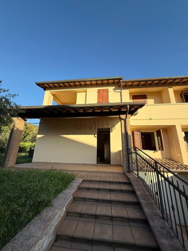 casa indipendente in vendita a Campello sul Clitunno in zona Pissignano