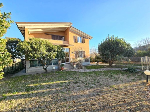 casa indipendente in vendita a Cannara