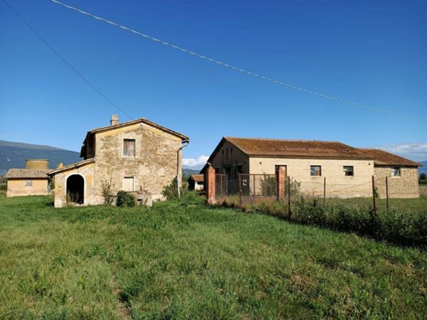 casa indipendente in vendita a Cannara