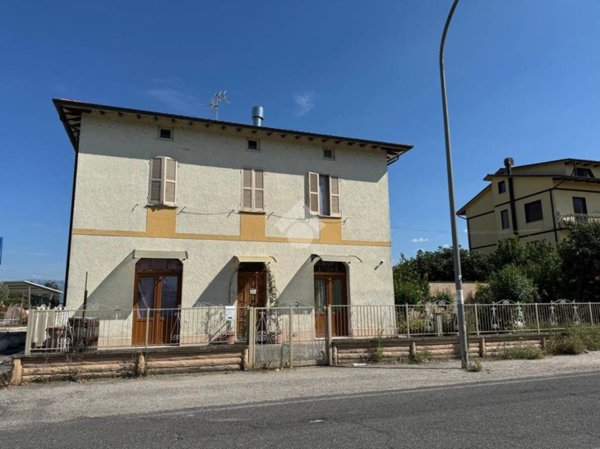 casa indipendente in vendita a Cannara