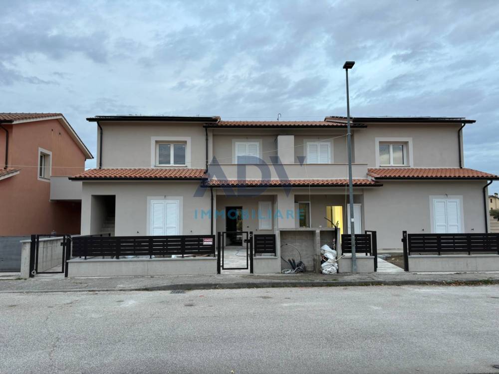 casa indipendente in vendita a Cannara