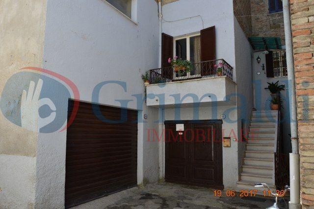 esavano in vendita a Cannara