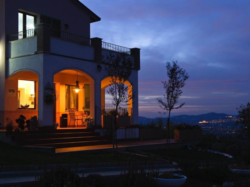 casa indipendente in vendita a Cannara