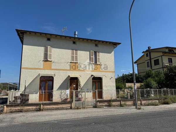 casa indipendente in vendita a Cannara