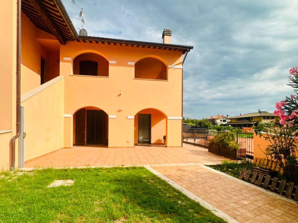 casa indipendente in vendita a Cannara
