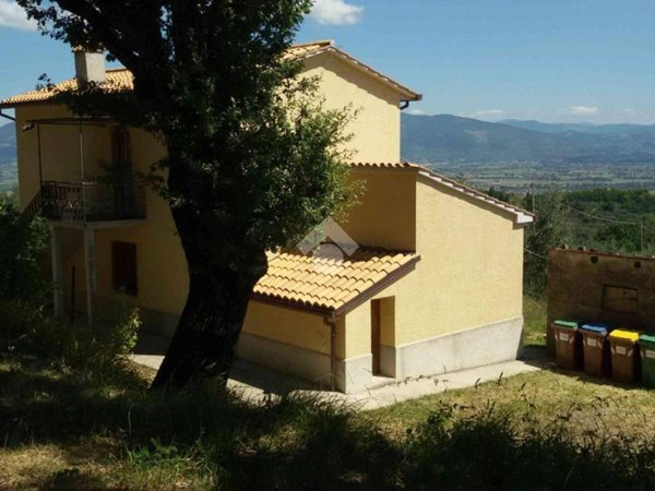 casa indipendente in vendita a Cannara