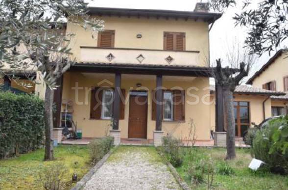 casa indipendente in vendita a Cannara