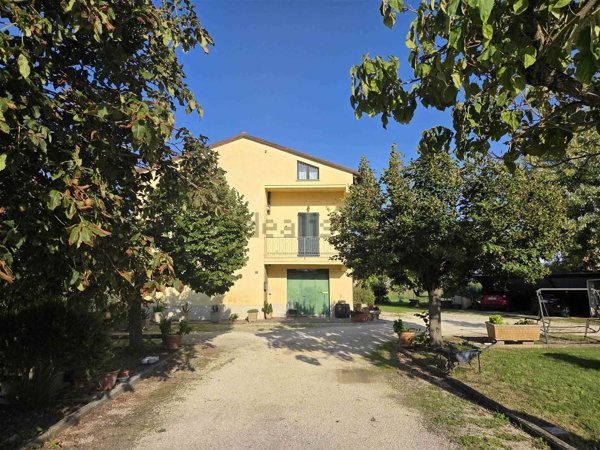 casa indipendente in vendita a Cannara