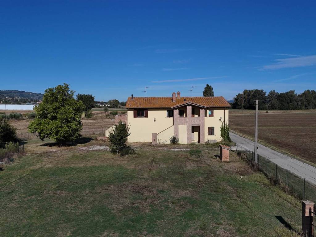 casa indipendente in vendita a Cannara