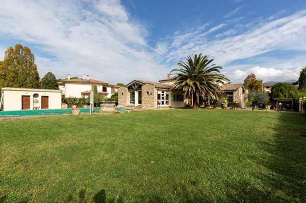 casa indipendente in vendita a Cannara