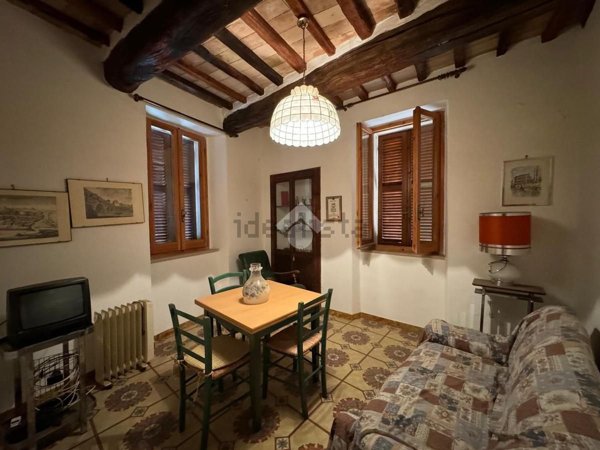 pentavano in vendita a Cannara