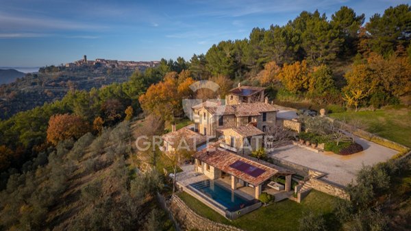 casale in vendita a Cannara