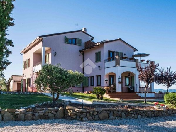 casa indipendente in vendita a Cannara