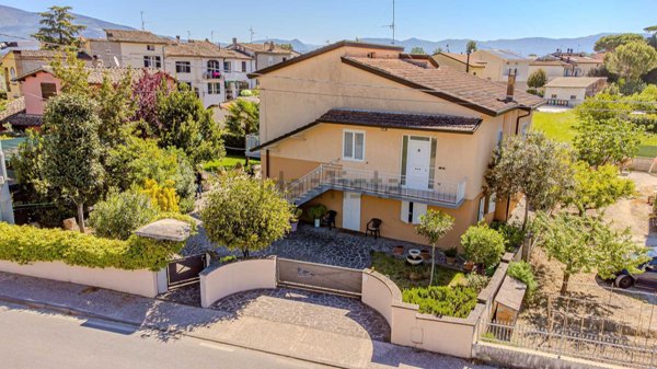 casa indipendente in vendita a Cannara