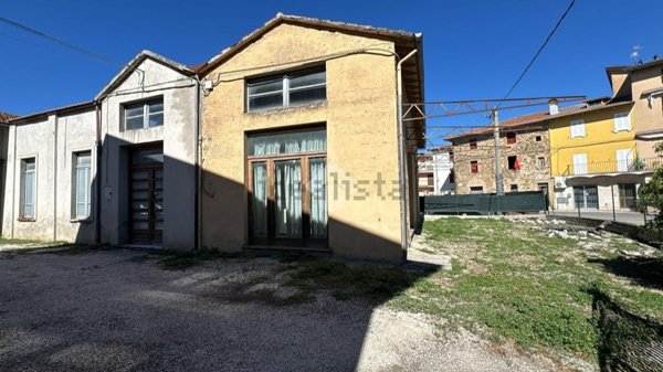 locale di sgombero in vendita a Cannara