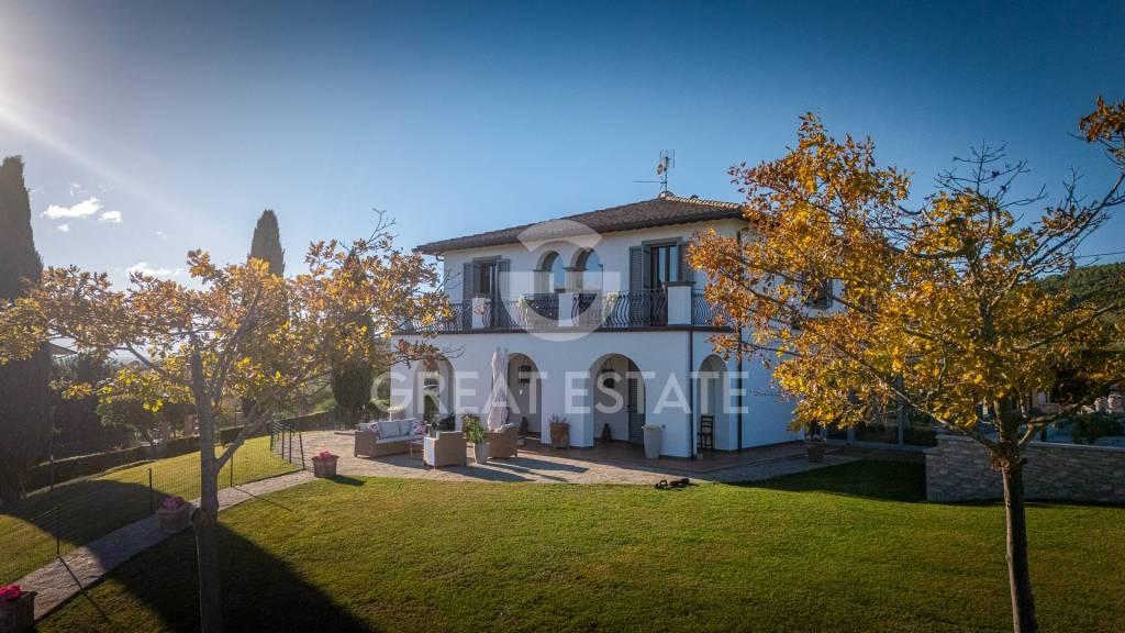 casa indipendente in vendita a Cannara in zona Collemancio