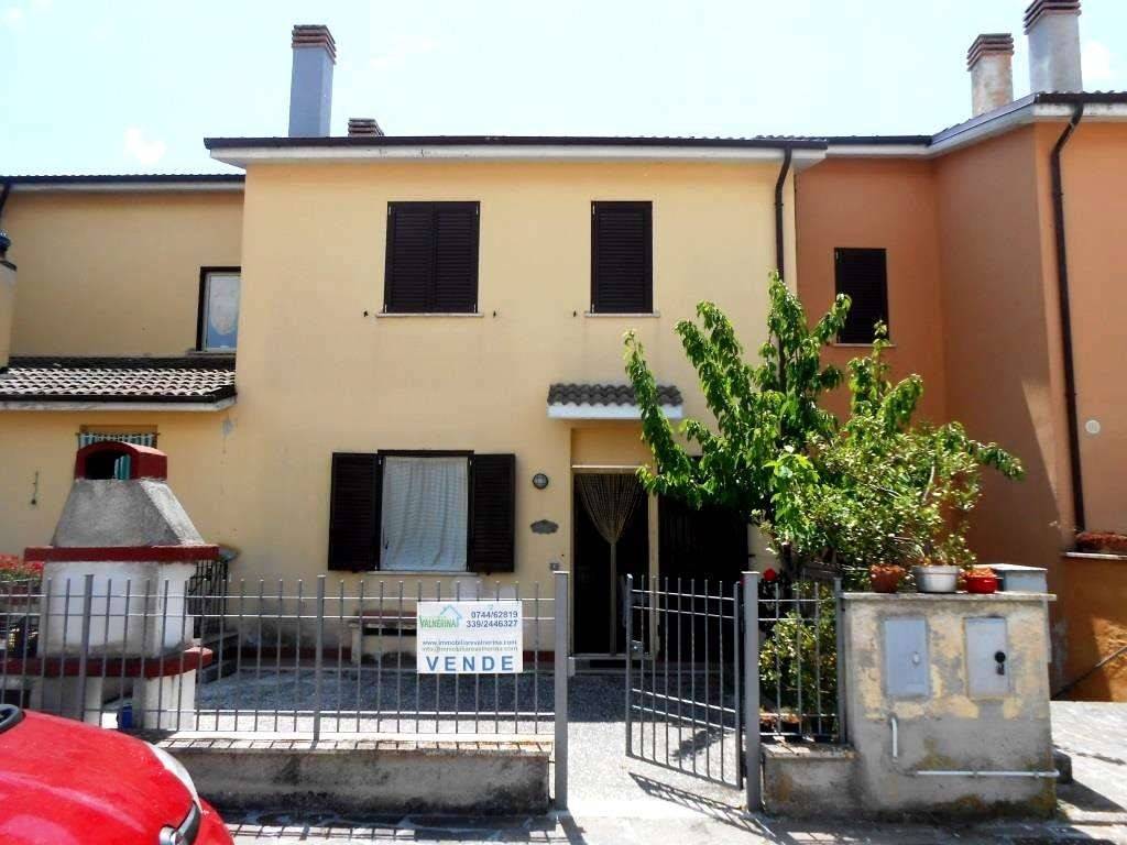 casa indipendente in vendita a Cascia