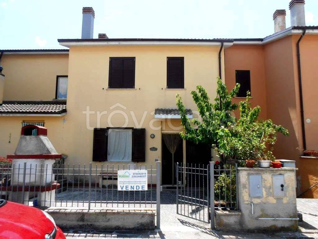 casa indipendente in vendita a Cascia