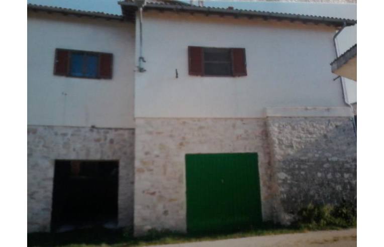 casa indipendente in vendita a Cascia