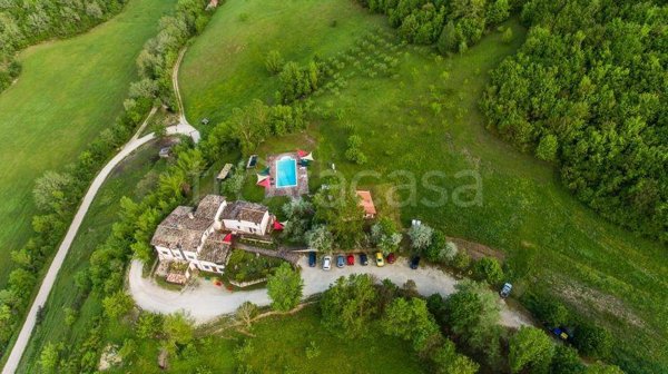 casa indipendente in vendita a Cascia